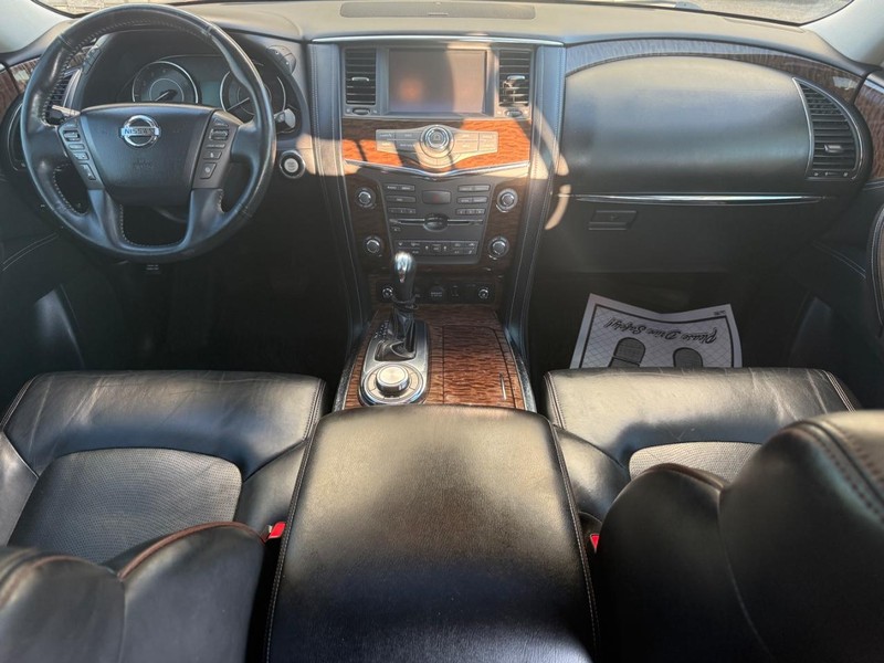 Nissan Armada Vehicle Full-screen Gallery Image 6