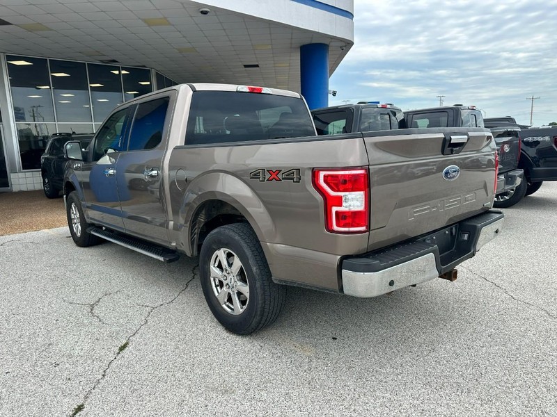 Ford F-150 Vehicle Full-screen Gallery Image 4