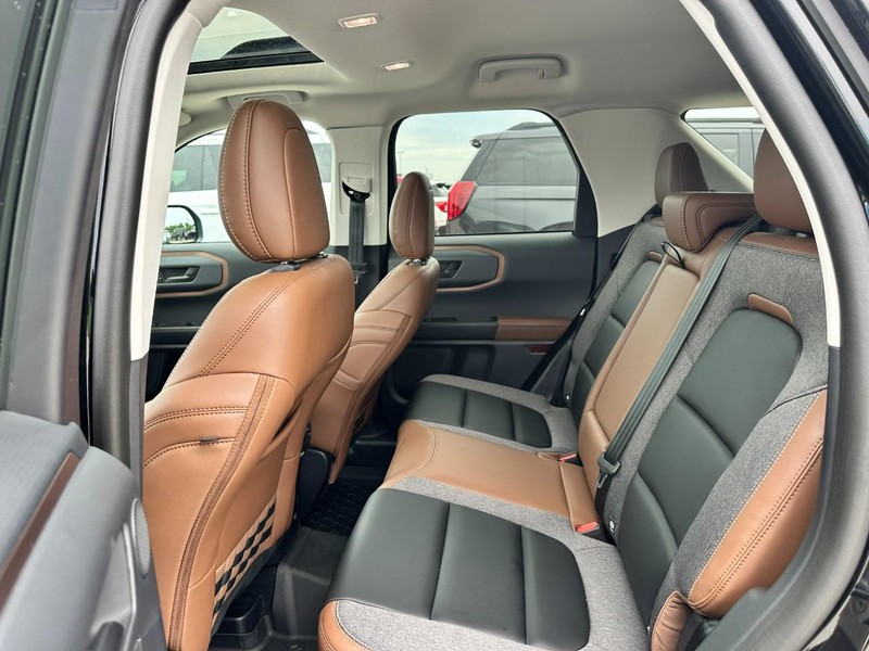 Ford Bronco Sport Vehicle Full-screen Gallery Image 10