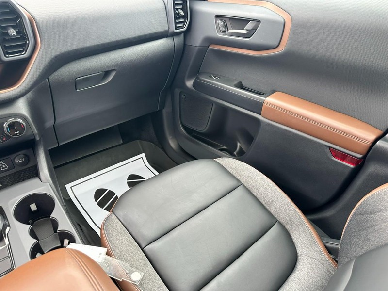 Ford Bronco Sport Vehicle Full-screen Gallery Image 16