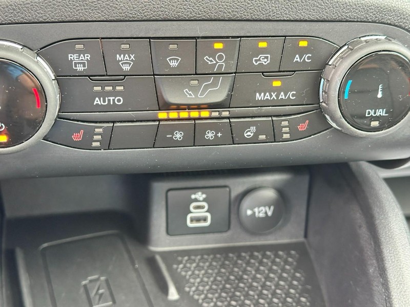 Ford Bronco Sport Vehicle Full-screen Gallery Image 23