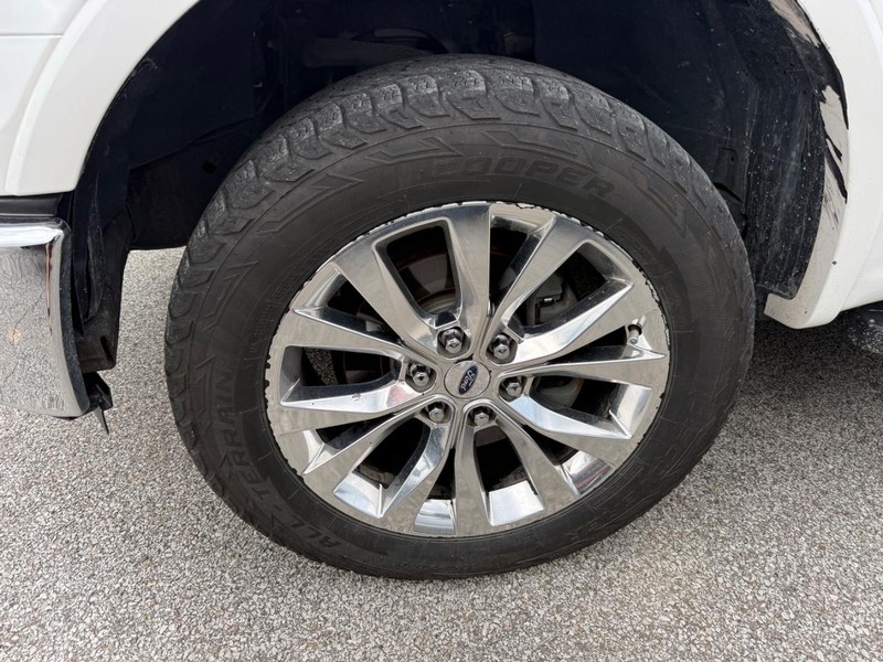 Ford F-150 Vehicle Full-screen Gallery Image 3
