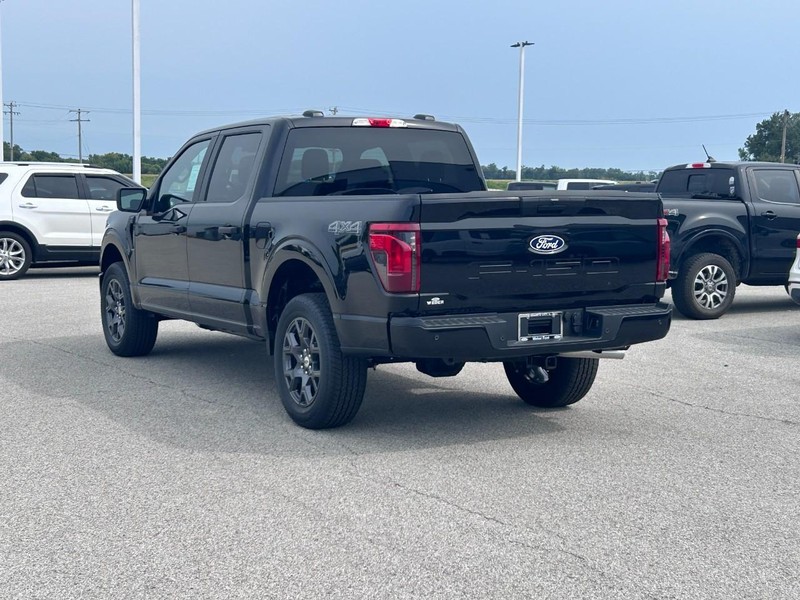 Ford F-150 Vehicle Full-screen Gallery Image 4