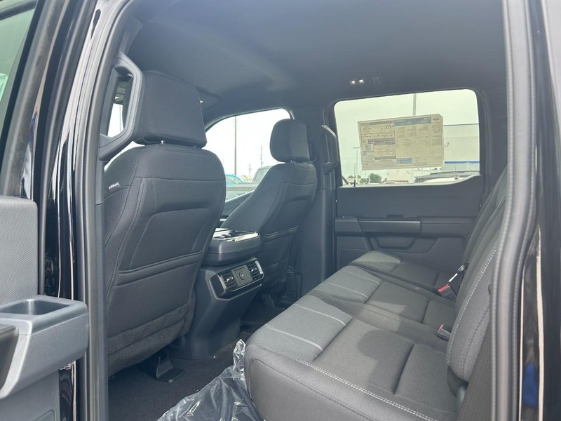 Ford F-150 Vehicle Full-screen Gallery Image 5