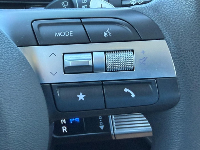 Hyundai Sonata Vehicle Full-screen Gallery Image 19