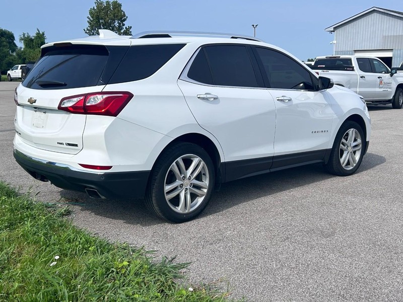 Chevrolet Equinox Vehicle Full-screen Gallery Image 03