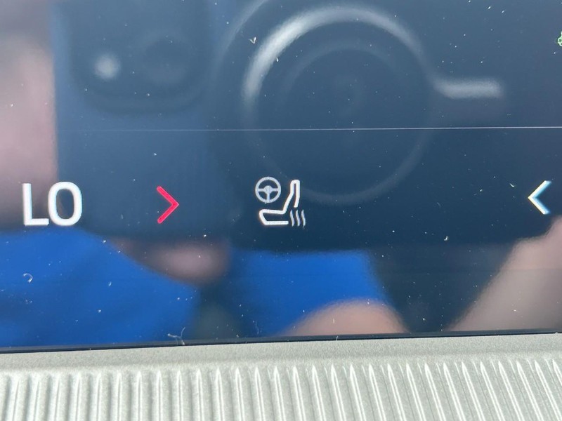 Ford Explorer Vehicle Full-screen Gallery Image 18