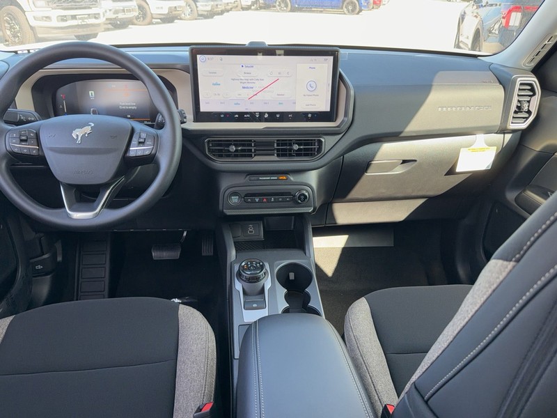 Ford Bronco Sport Vehicle Full-screen Gallery Image 5