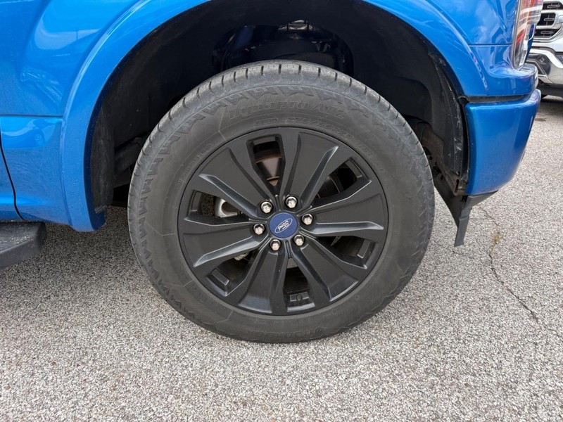 Ford F-150 Vehicle Full-screen Gallery Image 4