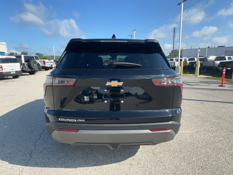 Chevrolet Equinox Vehicle Full-screen Gallery Image 04