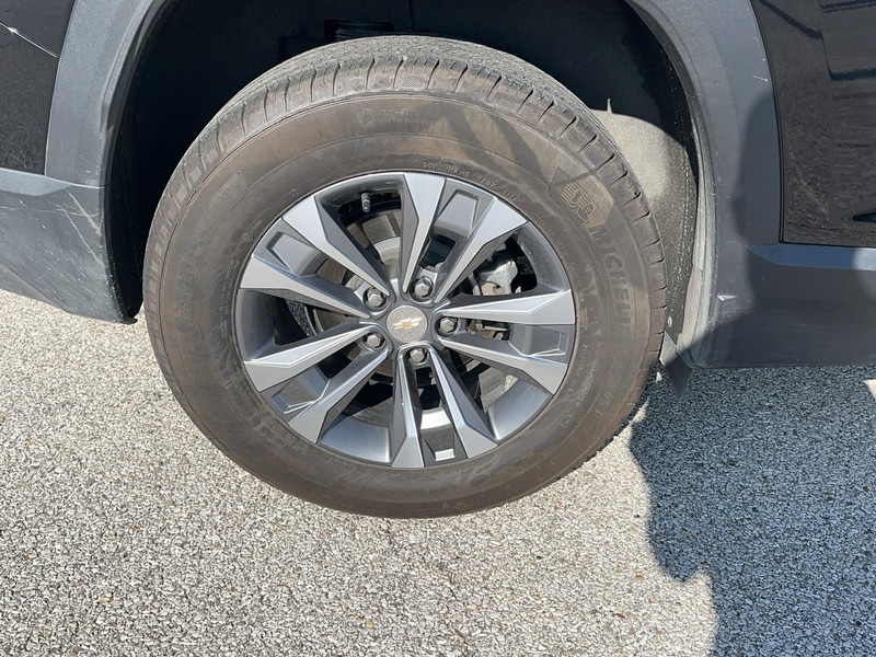 Chevrolet Equinox Vehicle Full-screen Gallery Image 05