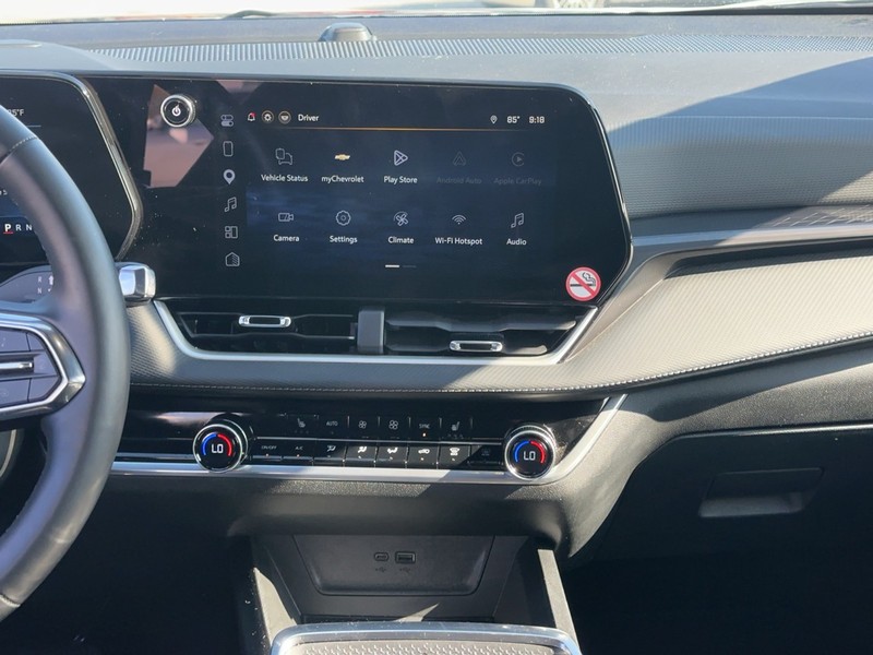 Chevrolet Equinox Vehicle Full-screen Gallery Image 13