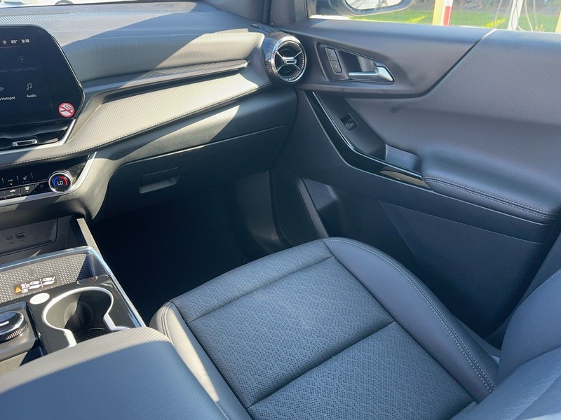 Chevrolet Equinox Vehicle Full-screen Gallery Image 15