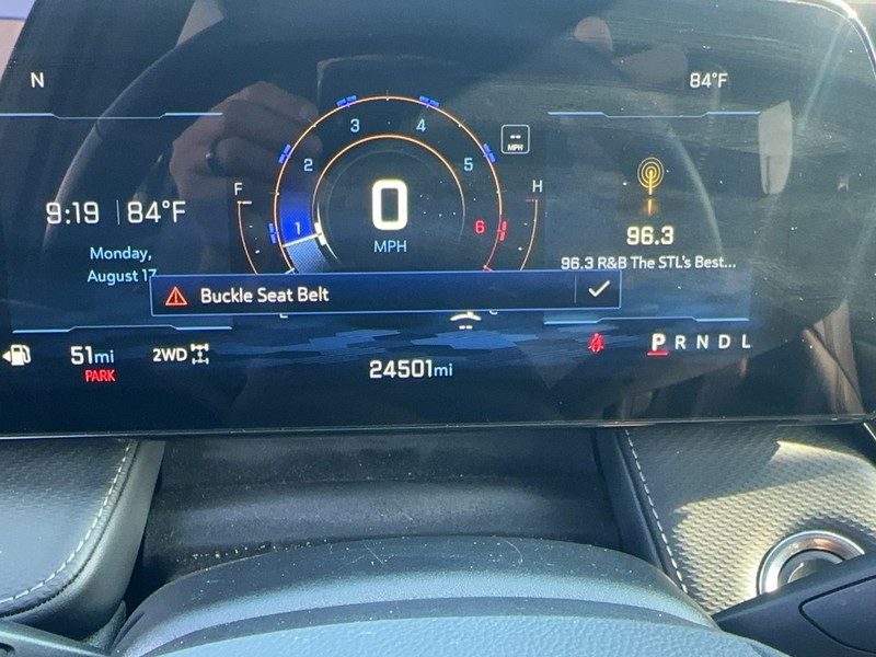 Chevrolet Equinox Vehicle Full-screen Gallery Image 21