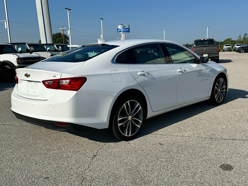 Chevrolet Malibu Vehicle Full-screen Gallery Image 06
