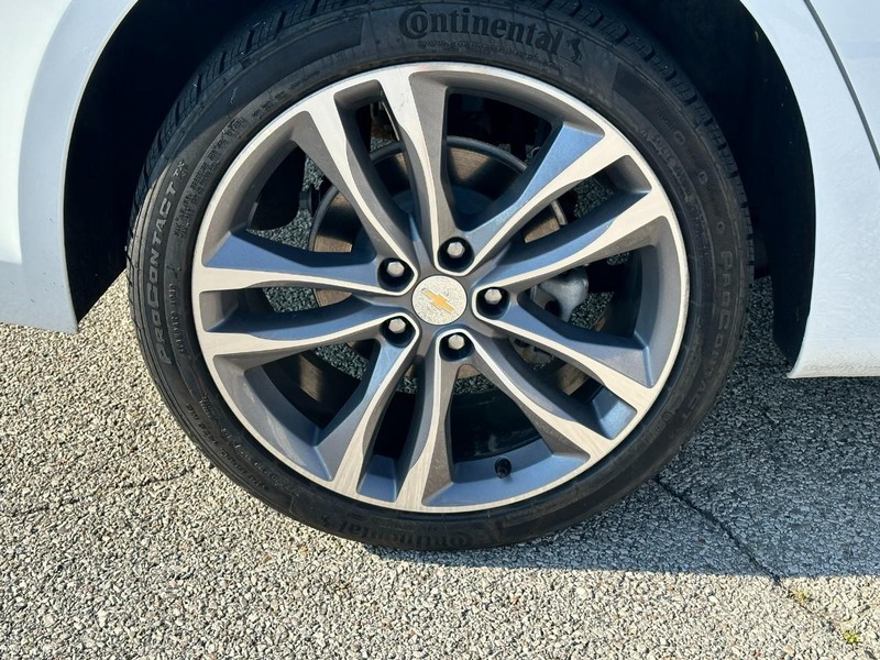 Chevrolet Malibu Vehicle Full-screen Gallery Image 07