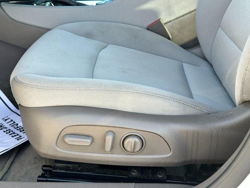 Chevrolet Malibu Vehicle Full-screen Gallery Image 17