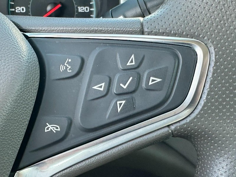 Chevrolet Malibu Vehicle Full-screen Gallery Image 19