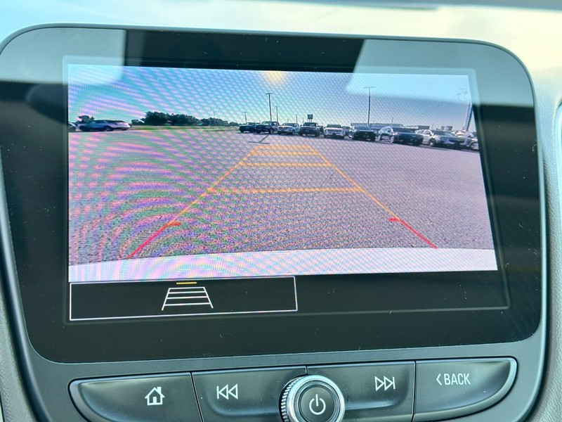 Chevrolet Malibu Vehicle Full-screen Gallery Image 22