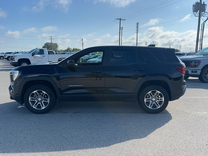 GMC Terrain Vehicle Full-screen Gallery Image 2