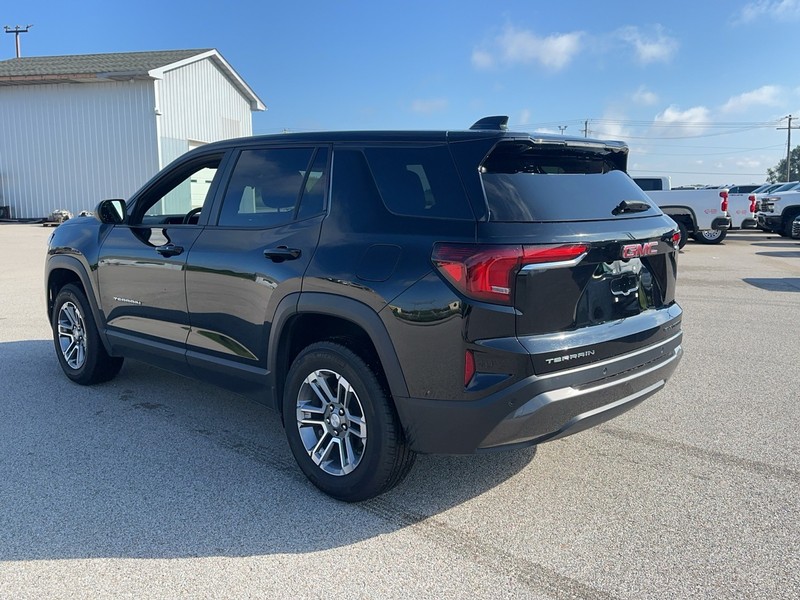 GMC Terrain Vehicle Full-screen Gallery Image 3