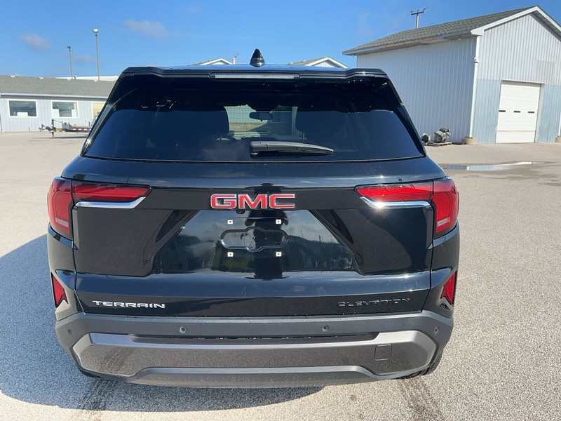 GMC Terrain Vehicle Full-screen Gallery Image 4