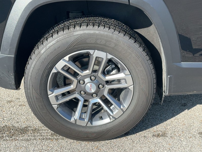 GMC Terrain Vehicle Full-screen Gallery Image 7