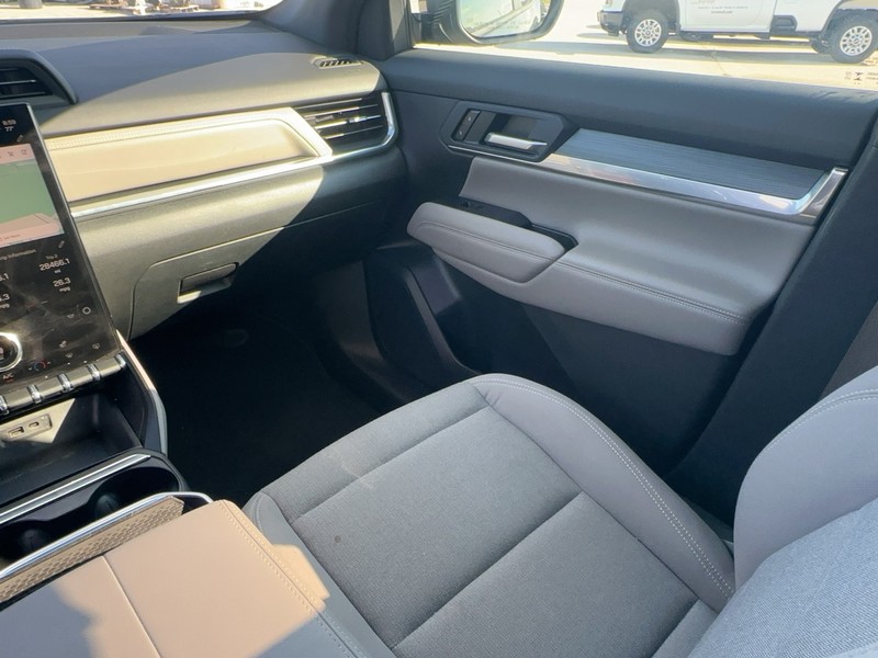 GMC Terrain Vehicle Full-screen Gallery Image 16