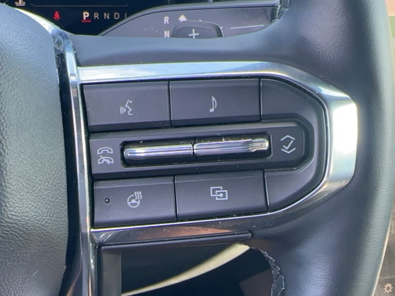 GMC Terrain Vehicle Full-screen Gallery Image 21