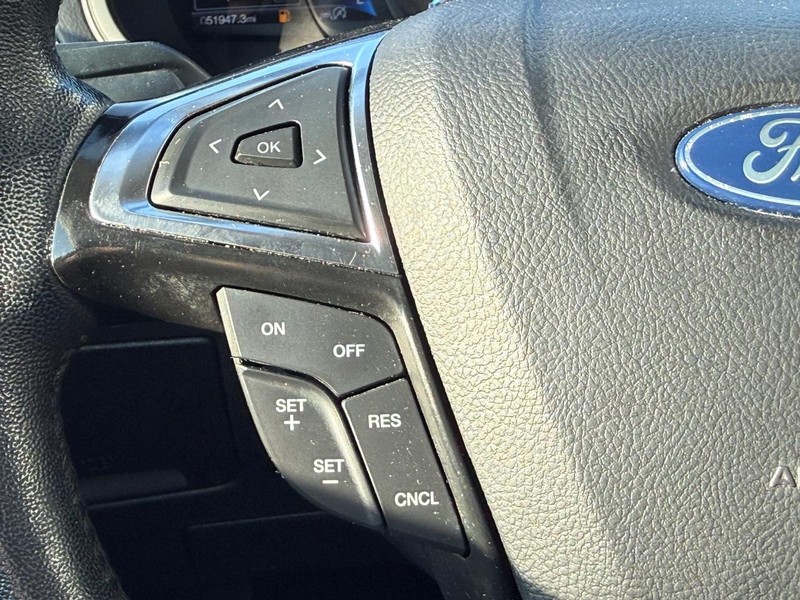 Ford Edge Vehicle Full-screen Gallery Image 12