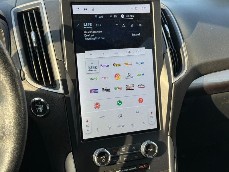 Ford Edge Vehicle Full-screen Gallery Image 15