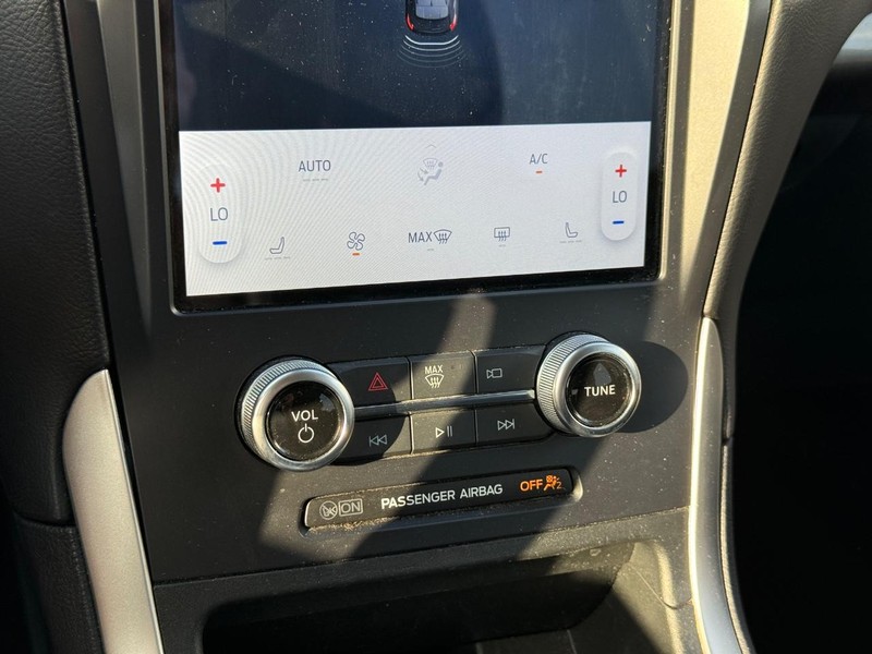 Ford Edge Vehicle Full-screen Gallery Image 17
