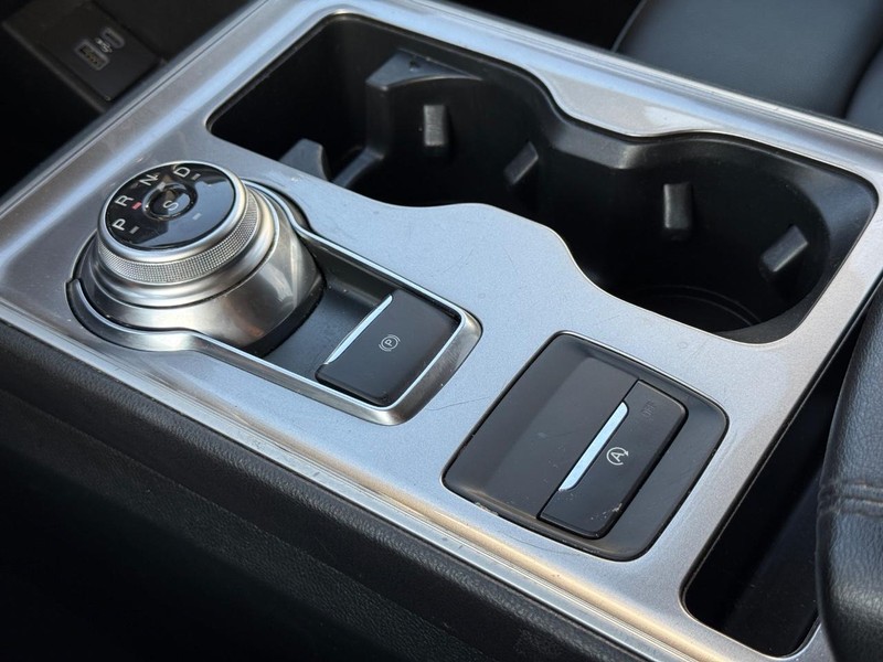 Ford Edge Vehicle Full-screen Gallery Image 18