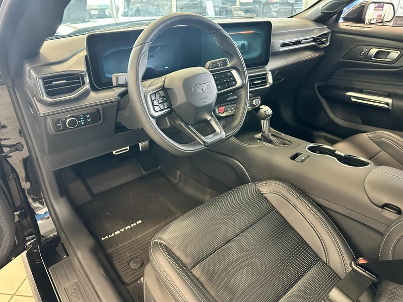 Ford Mustang Vehicle Full-screen Gallery Image 6