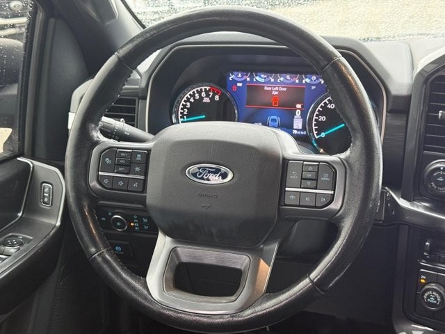 Ford F-150 Vehicle Full-screen Gallery Image 12