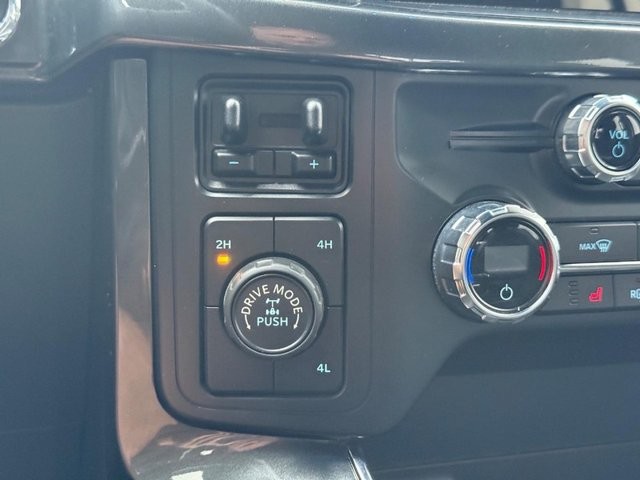 Ford F-150 Vehicle Full-screen Gallery Image 18