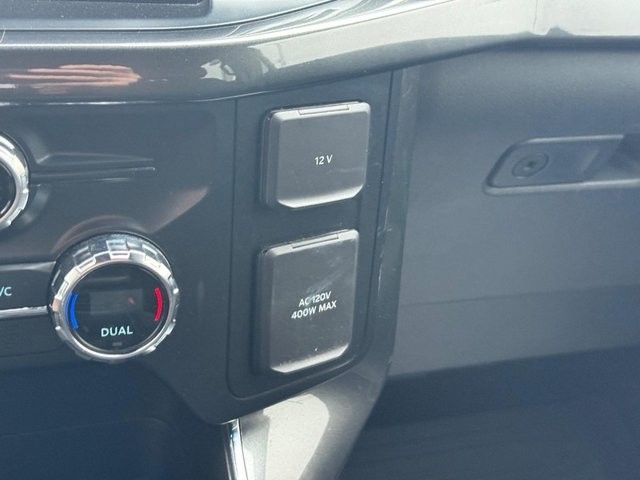 Ford F-150 Vehicle Full-screen Gallery Image 20