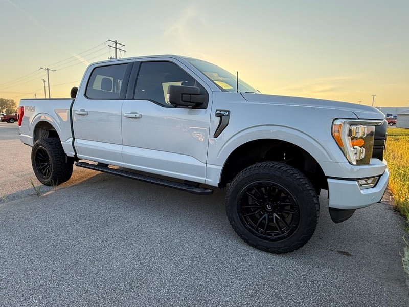 Ford F-150 Vehicle Full-screen Gallery Image 5