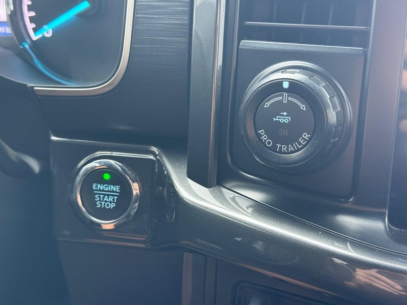 Ford F-150 Vehicle Full-screen Gallery Image 15