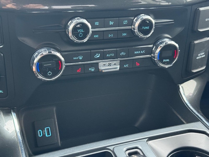 Ford F-150 Vehicle Full-screen Gallery Image 19