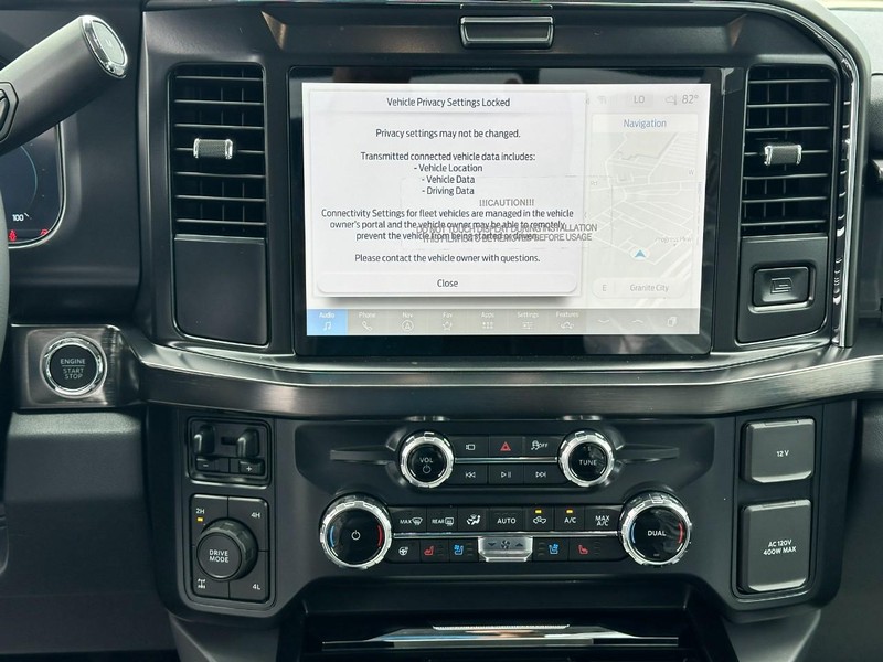 Ford Super Duty F-250 SRW Vehicle Full-screen Gallery Image 7