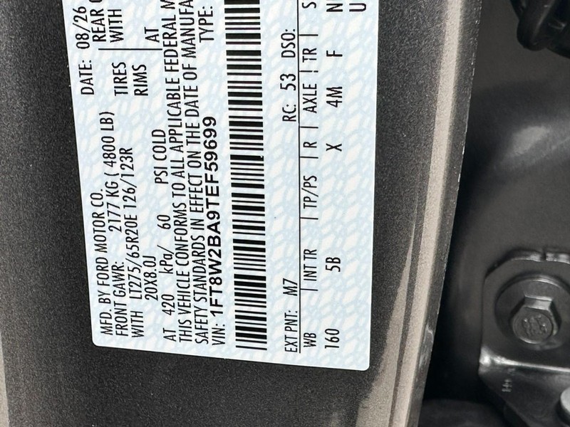 Ford Super Duty F-250 SRW Vehicle Full-screen Gallery Image 16