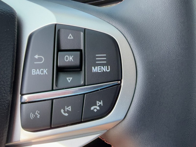 Ford Explorer Vehicle Full-screen Gallery Image 14