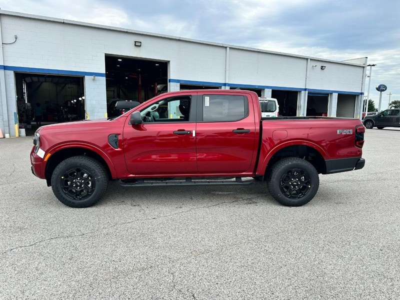 Ford Ranger Vehicle Full-screen Gallery Image 2