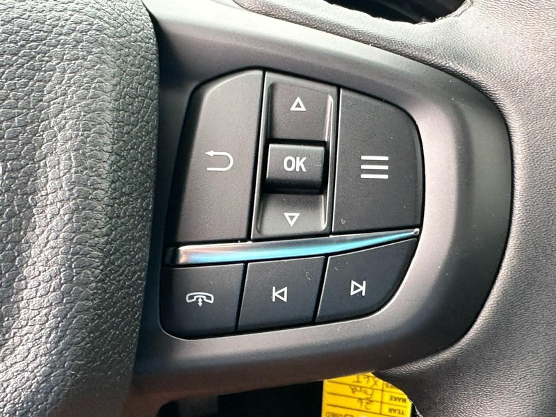 Ford Ranger Vehicle Full-screen Gallery Image 12