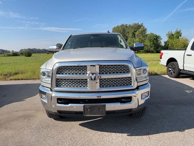 Ram 2500 Vehicle Full-screen Gallery Image 2