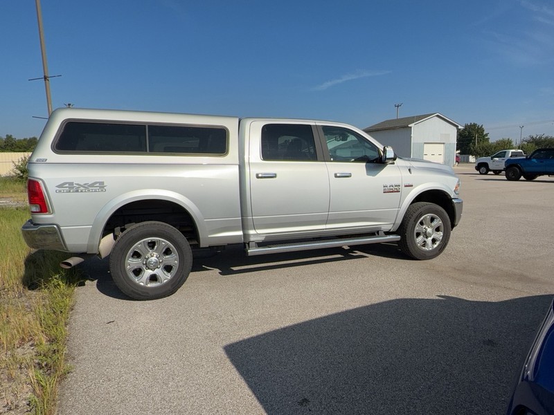Ram 2500 Vehicle Full-screen Gallery Image 4