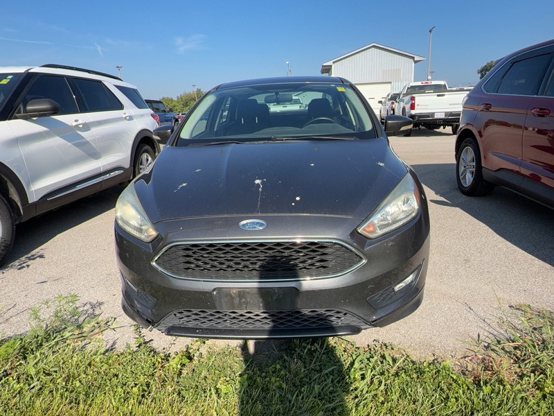 Ford Focus Vehicle Full-screen Gallery Image 2