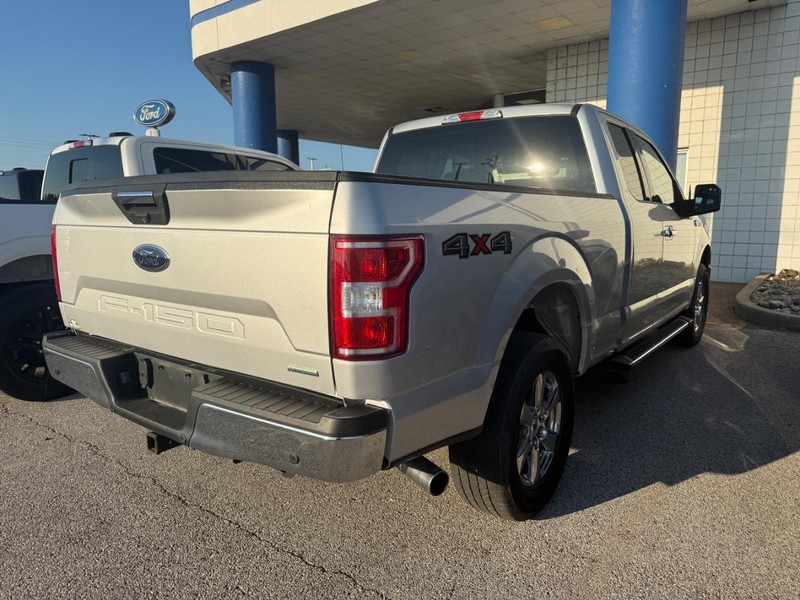 Ford F-150 Vehicle Full-screen Gallery Image 4