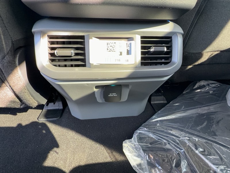 Ford F-150 Vehicle Full-screen Gallery Image 5